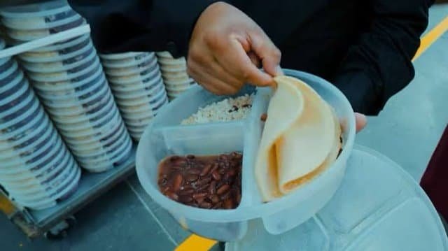 [펌] [싱갤] 냠냠쩝쩝 국가별 교도소 식사